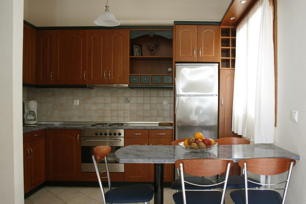 Zouzoulas Filoxenia - Koralia Apartments Milína Quarto foto